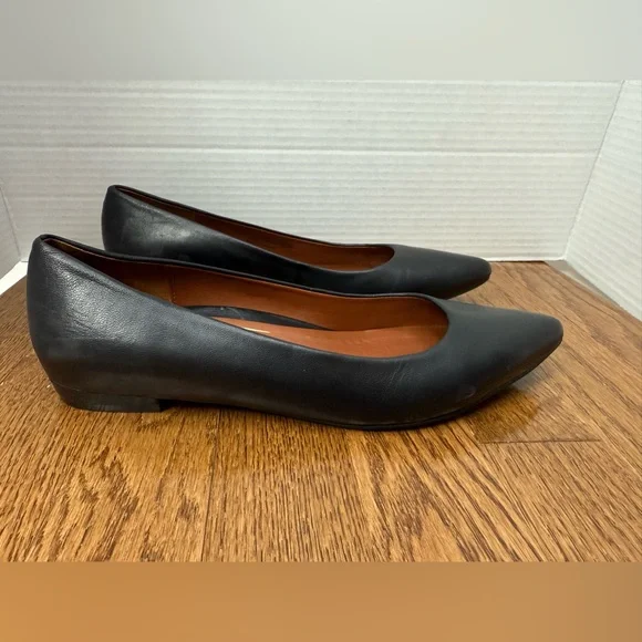 Vionic Black Leather Flats - Picture 3 of 13